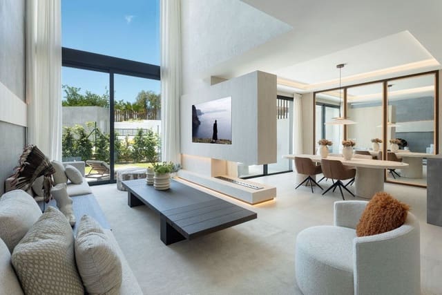 4 quarto Moradia Geminada para venda em Río Real, Marbella com piscina - 1 890 000 € (Ref: 9993536)