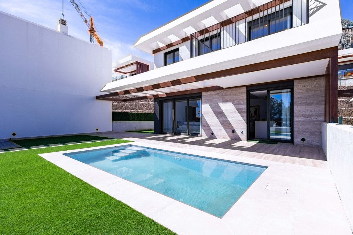 3 slaapkamer Villa te koop in Polop met zwembad - € 579.700 (Ref: 9994425)
