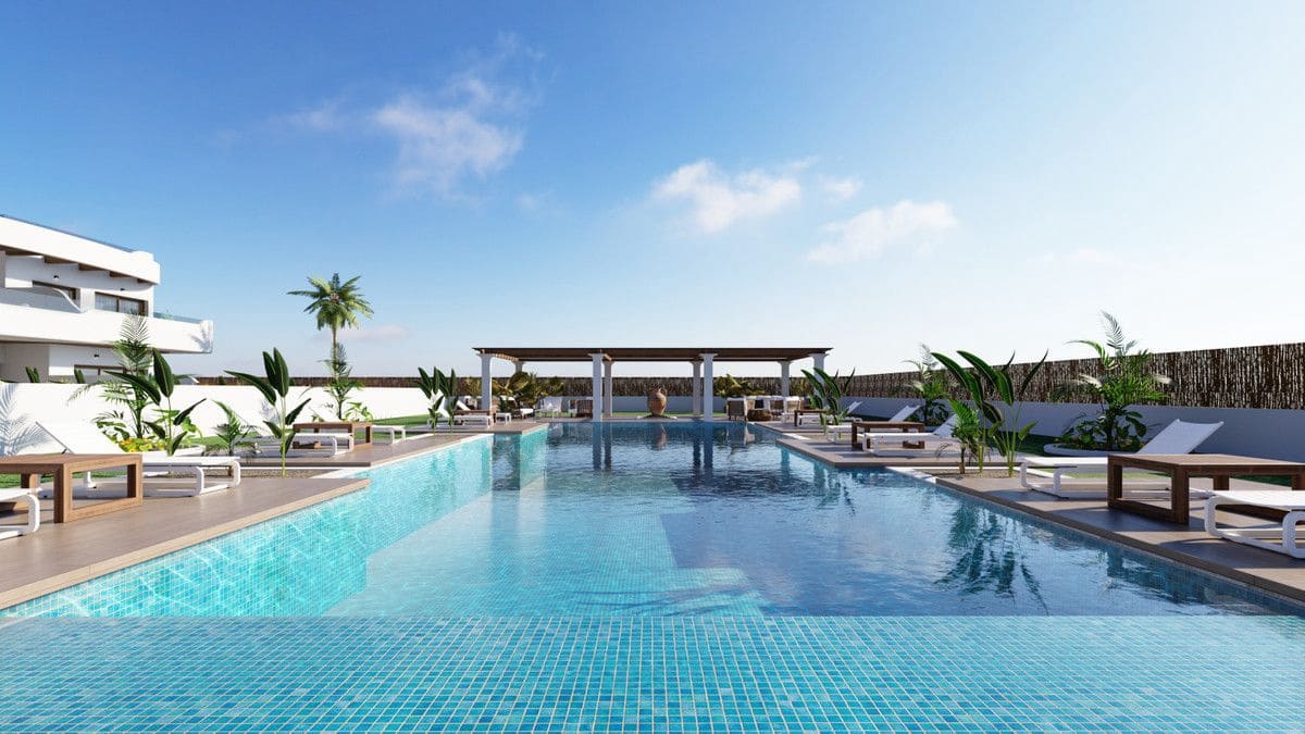 3 soveværelse Lejlighed til salg i Los Alcazares med swimmingpool - € 319.900 (Ref: 9994442)