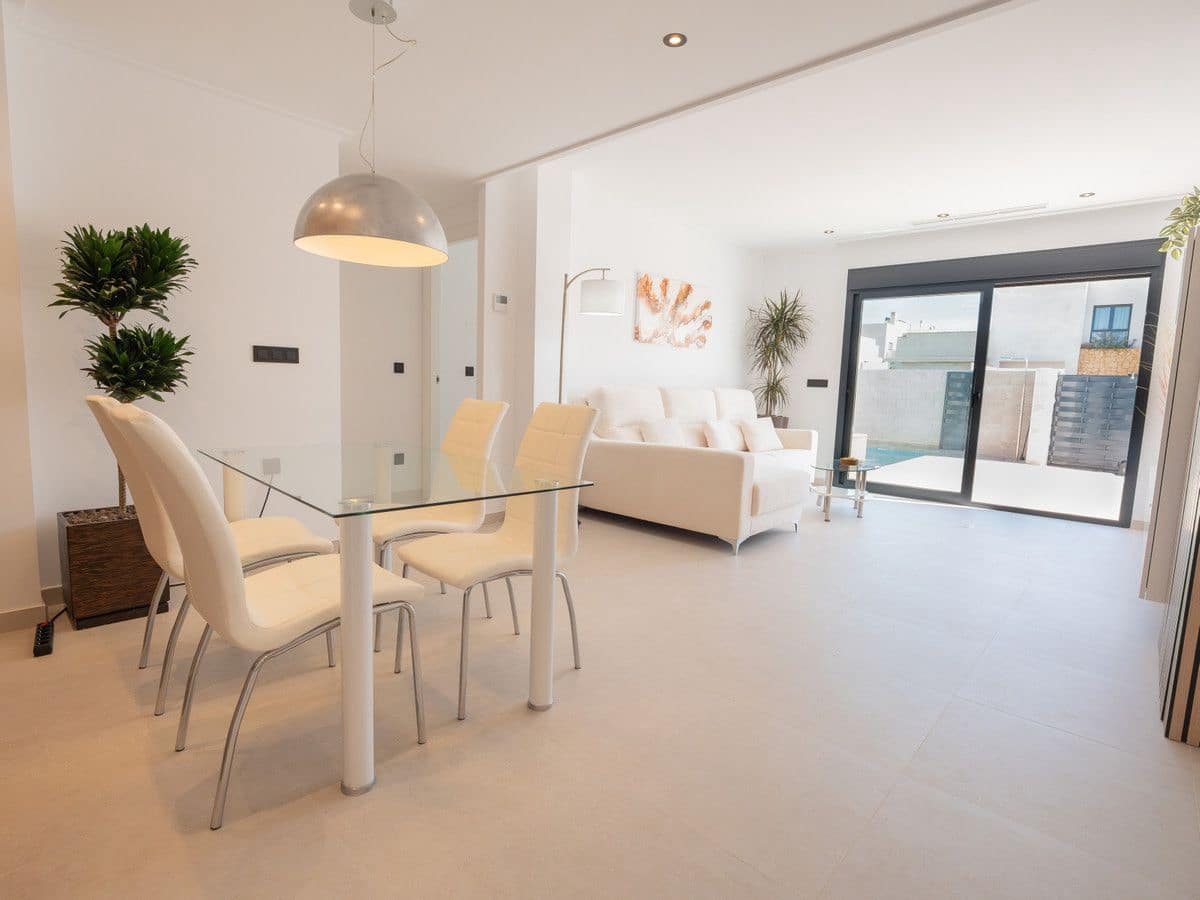 3 slaapkamer Villa te koop in San Fulgencio met zwembad - € 395.000 (Ref: 9995250)