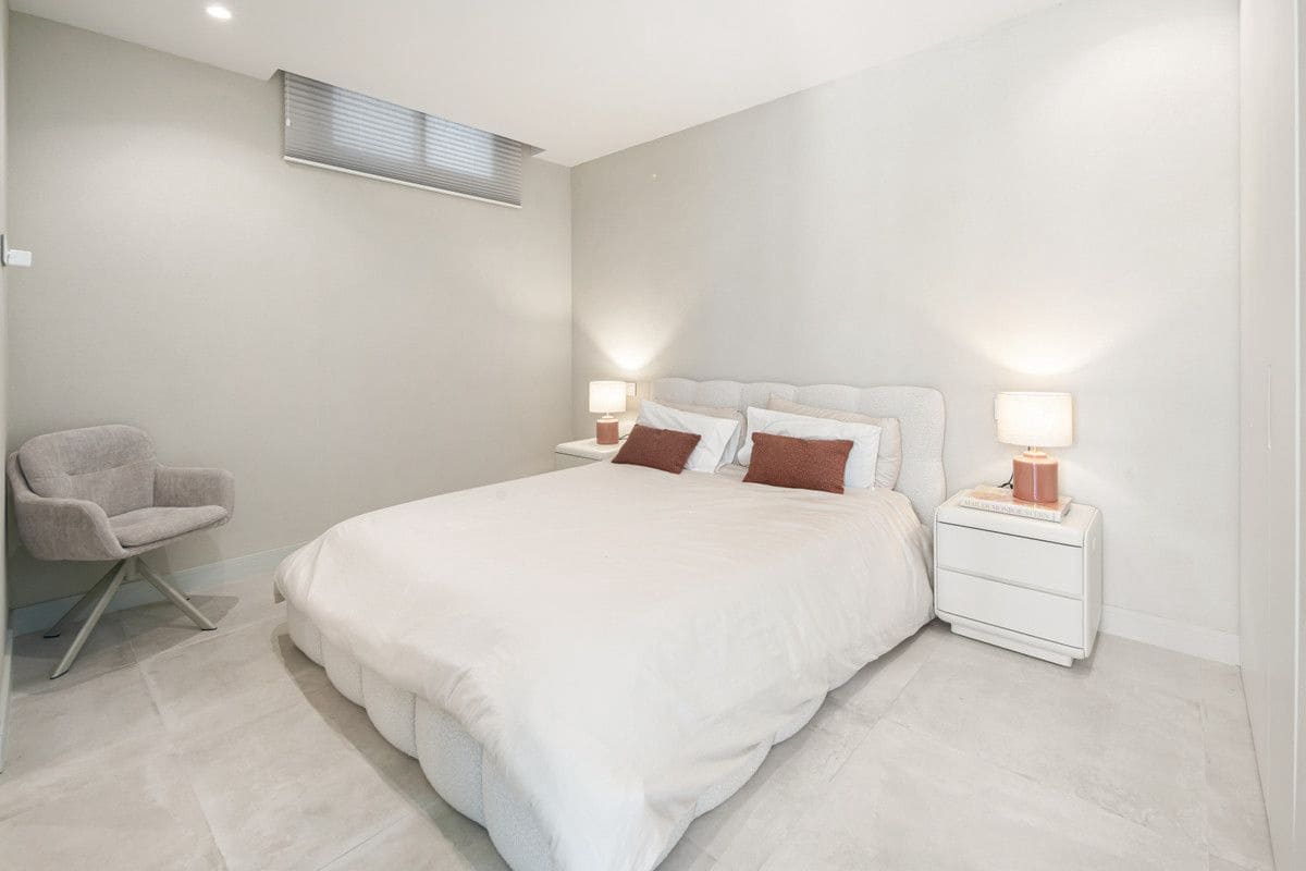 4 soverom Villa til salgs i El Paraiso med svømmebasseng - € 2 750 000 (Ref: 9995257)