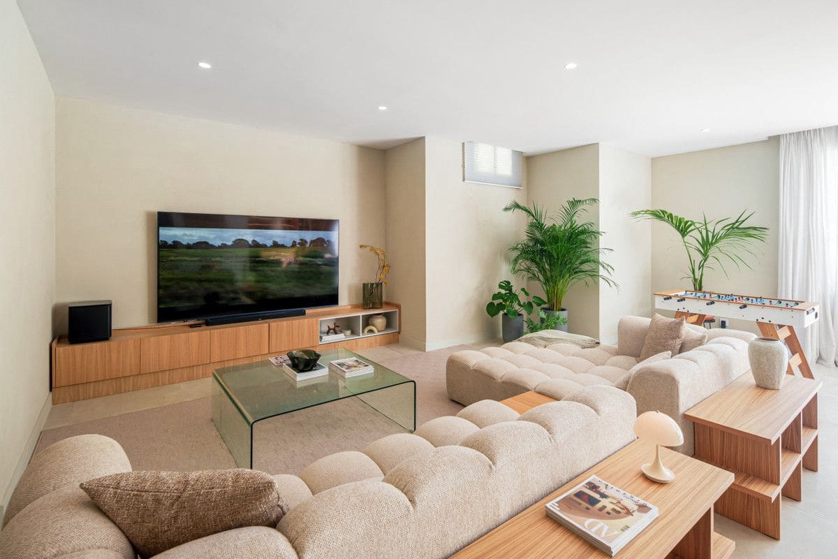 4 soverom Villa til salgs i El Paraiso med svømmebasseng - € 2 750 000 (Ref: 9995257)