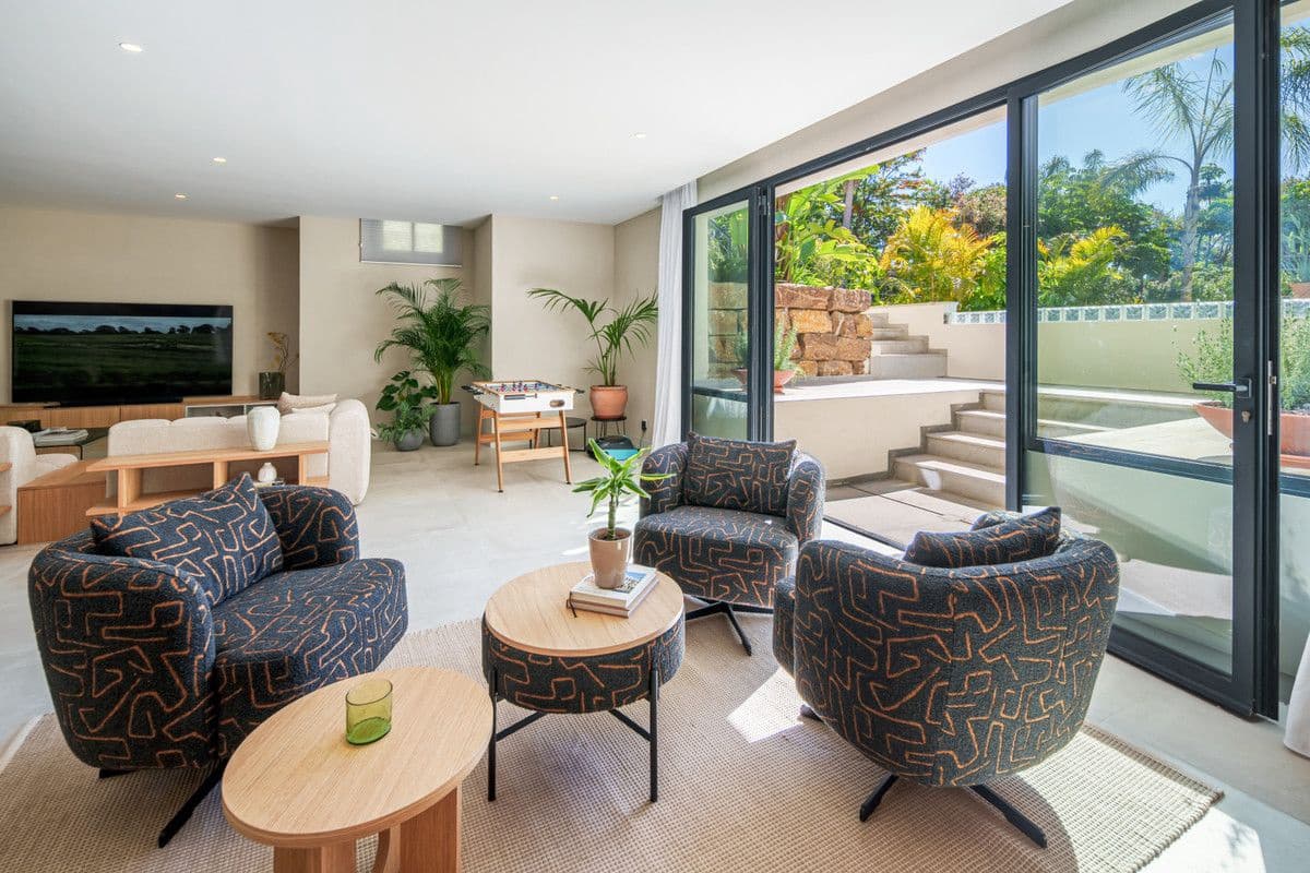 4 soverom Villa til salgs i El Paraiso med svømmebasseng - € 2 750 000 (Ref: 9995257)