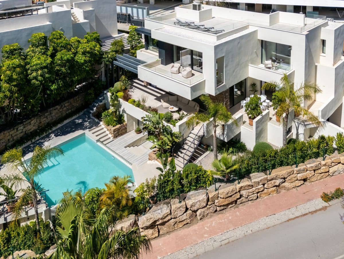 4 soverom Villa til salgs i El Paraiso med svømmebasseng - € 2 750 000 (Ref: 9995257)