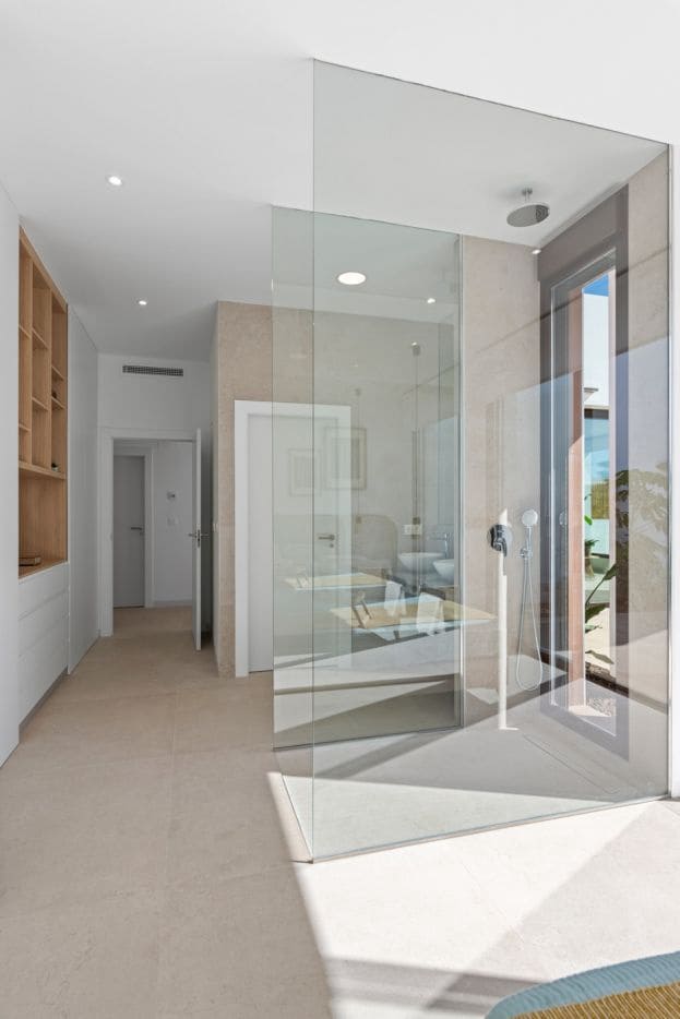Chalet de 3 habitaciones en Los Alcázares en venta con piscina - 565.000 € (Ref: 9995265)