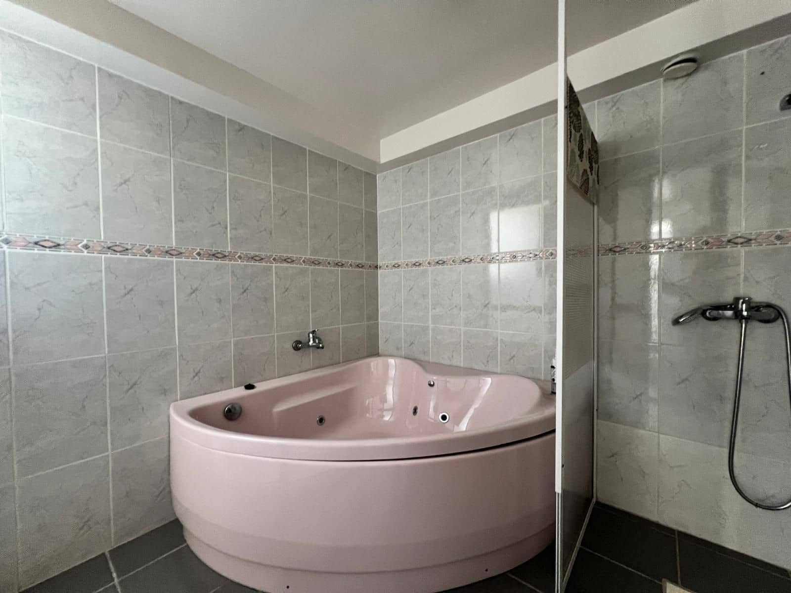 Chalet de 3 habitaciones en Torrevieja en venta con piscina - 315.000 € (Ref: 9995268)