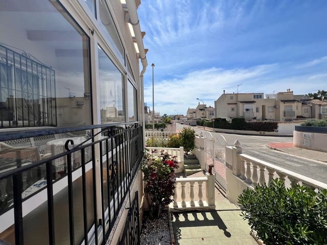 Chalet de 3 habitaciones en Torreblanca, Torrevieja en venta con piscina - 315.000 € (Ref: 9995268)