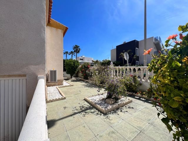 Chalet de 3 habitaciones en Torreblanca, Torrevieja en venta con piscina - 315.000 € (Ref: 9995268)