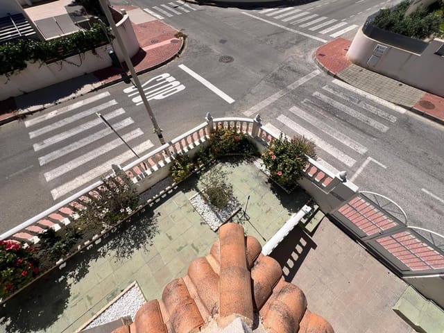 Chalet de 3 habitaciones en Torreblanca, Torrevieja en venta con piscina - 315.000 € (Ref: 9995268)