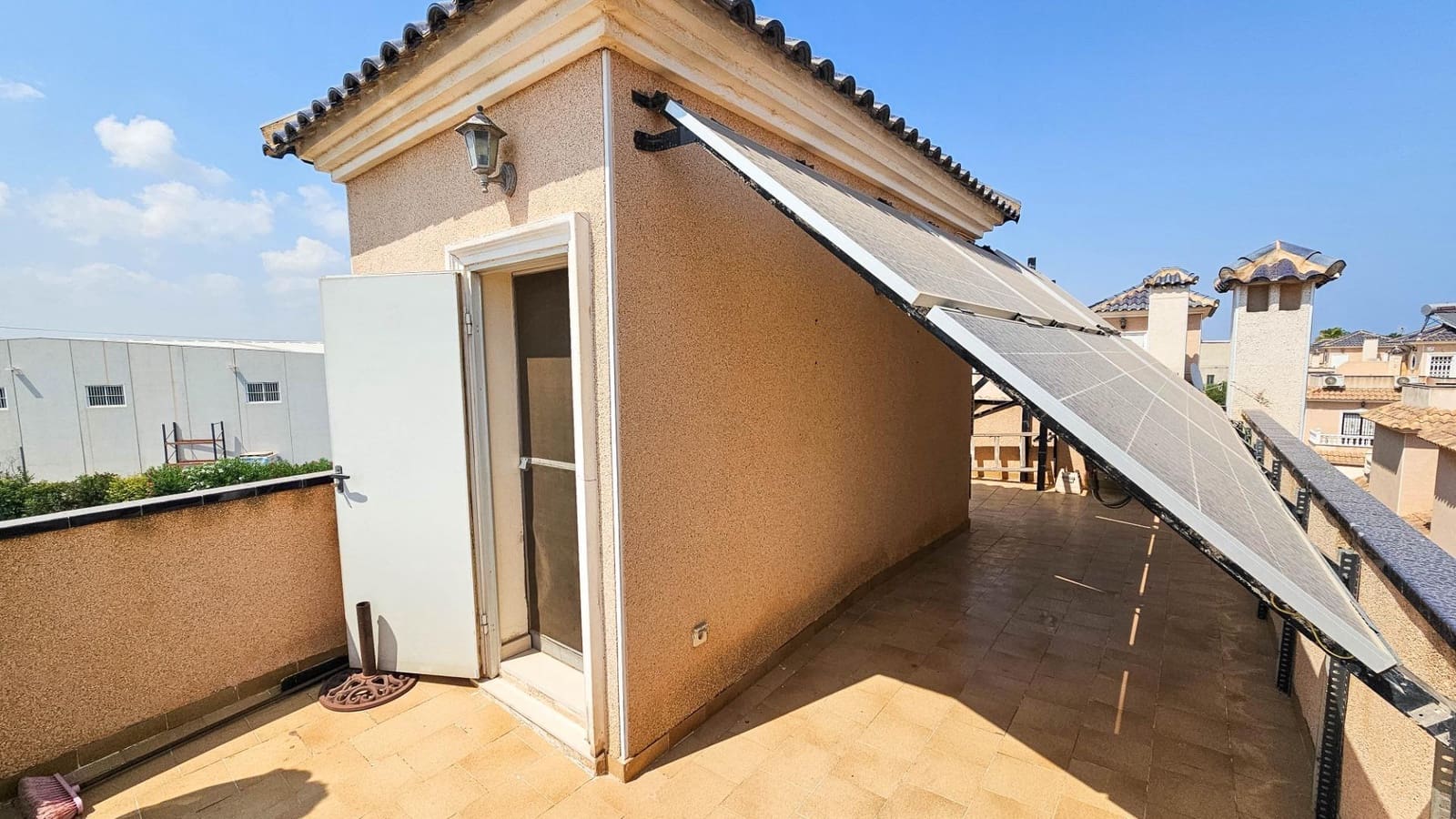3 slaapkamer Villa te koop in La Zenia met zwembad - € 395.000 (Ref: 9995270)
