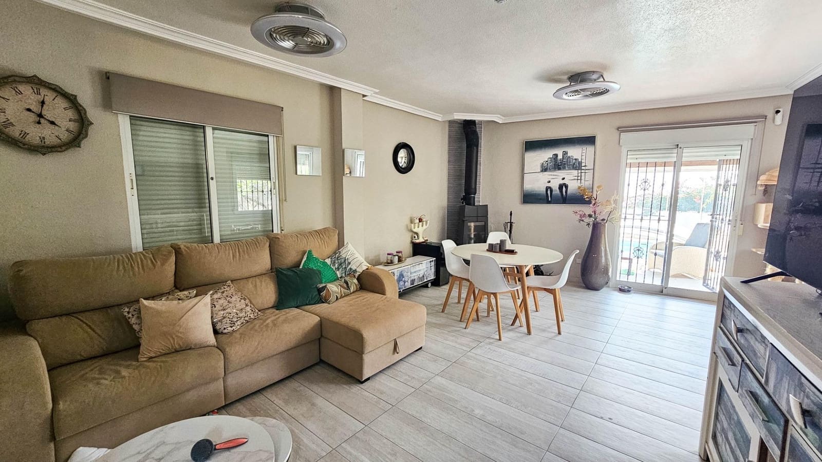 3 slaapkamer Villa te koop in La Zenia met zwembad - € 395.000 (Ref: 9995270)