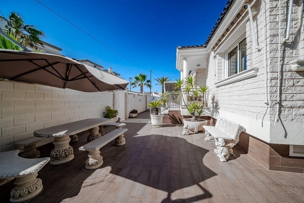 5 sypialnia Willa na sprzedaż w La Mata - 1 170 000 € (Ref: 9995866)