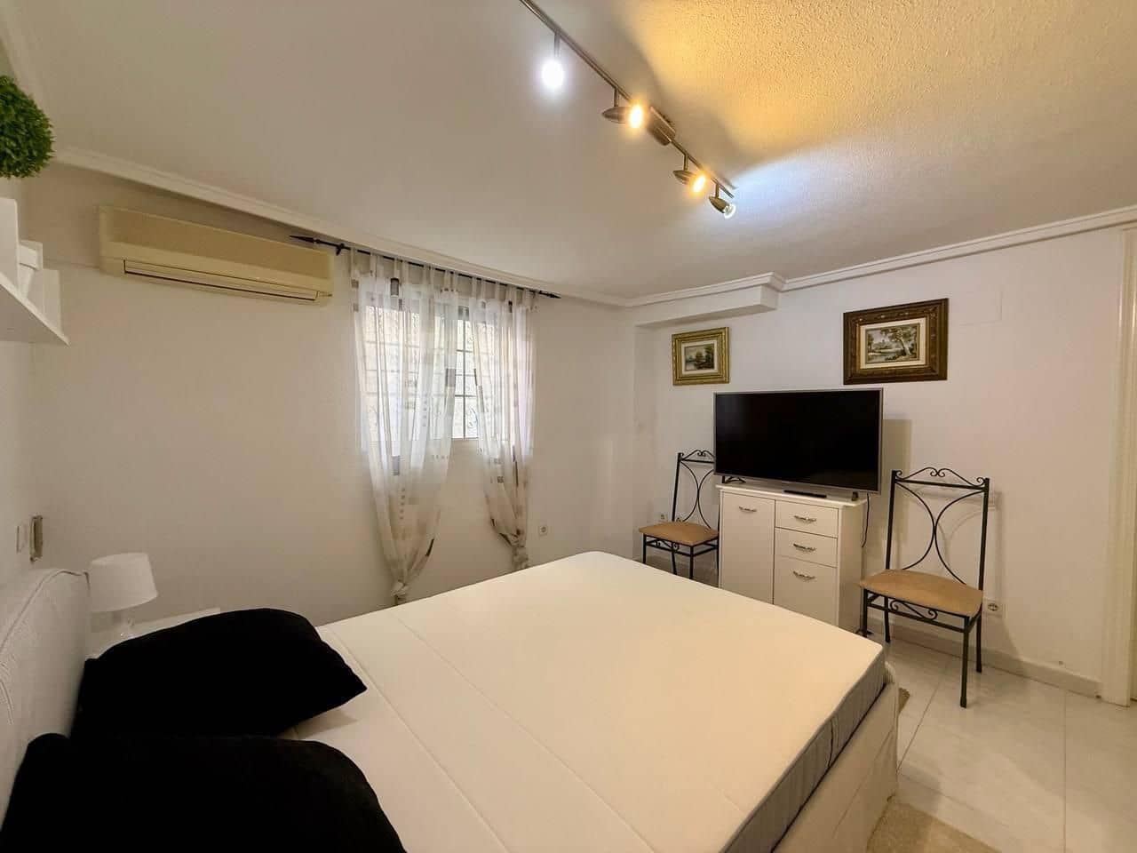 4 slaapkamer Villa te koop in Orihuela Costa met zwembad - € 359.000 (Ref: 9995871)
