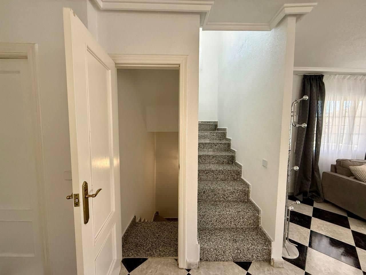 4 slaapkamer Villa te koop in Orihuela Costa met zwembad - € 359.000 (Ref: 9995871)