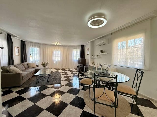 4 slaapkamer Villa te koop in Punta Prima, Orihuela met zwembad - € 359.000 (Ref: 9995871)