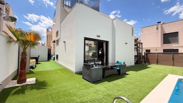 5 slaapkamer Villa te koop in Aguas Nuevas, Torrevieja met zwembad - € 558.900 (Ref: 9995880)