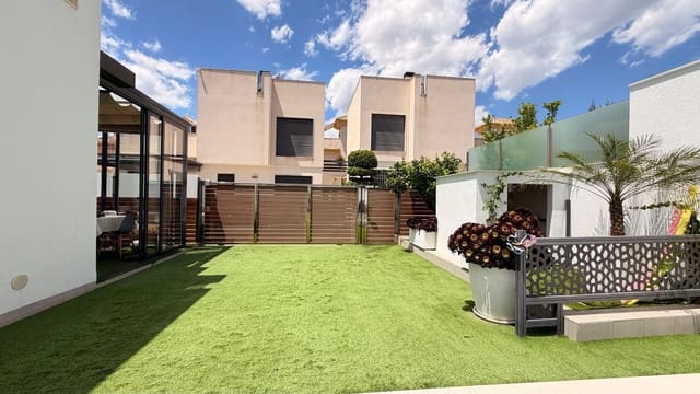 5 slaapkamer Villa te koop in Aguas Nuevas, Torrevieja met zwembad - € 558.900 (Ref: 9995880)