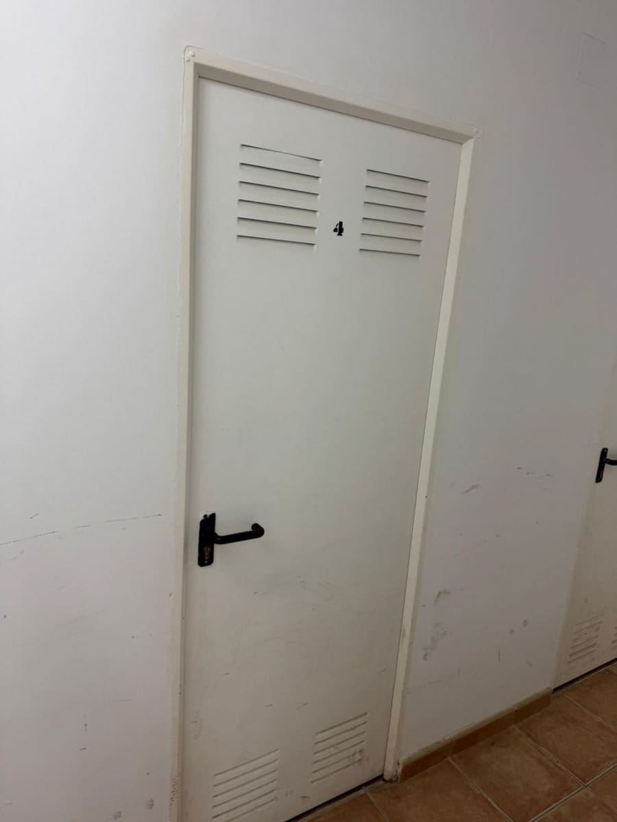 3 quarto Moradia Geminada para venda em Punta Prima com piscina - 375 000 € (Ref: 9995887)
