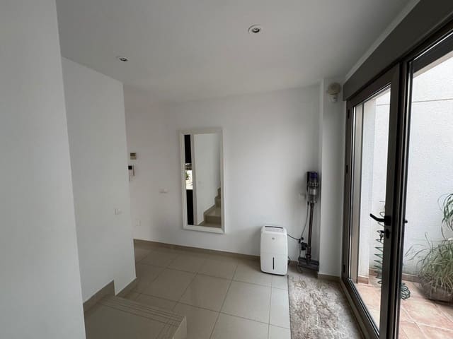 3 soveværelse Semi-Rækkehus til salg i Punta Prima, Torrevieja med swimmingpool - € 375.000 (Ref: 9995887)