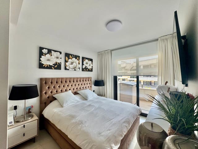 Apartamento de 3 habitaciones en Punta Prima, Orihuela en venta con piscina garaje - 485.000 € (Ref: 9999984)