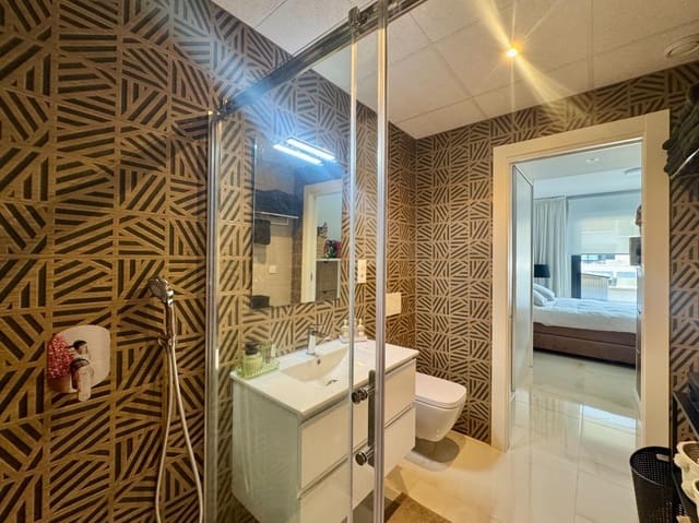 Apartamento de 3 habitaciones en Punta Prima, Orihuela en venta con piscina garaje - 485.000 € (Ref: 9999984)