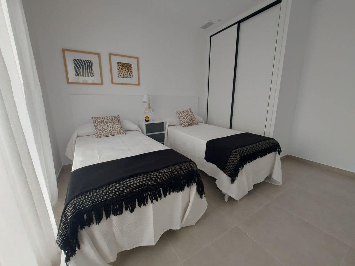 2 soverom Villa til salgs i Roldan med svømmebasseng - € 242 500 (Ref: 9999990)