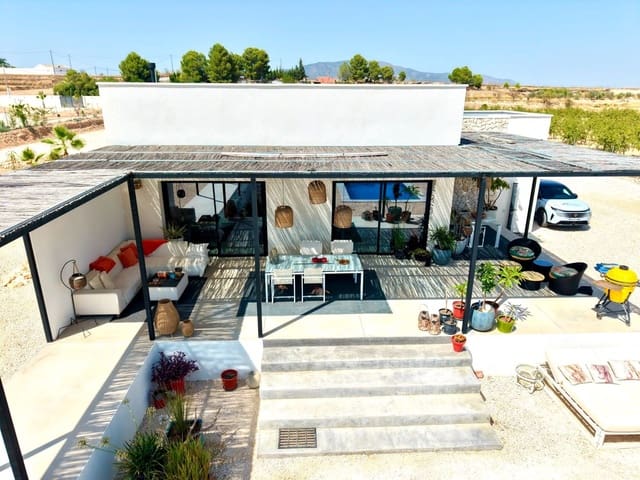 5 soveværelse Villa til salg i Pinoso - € 679.000 (Ref: 9999994)