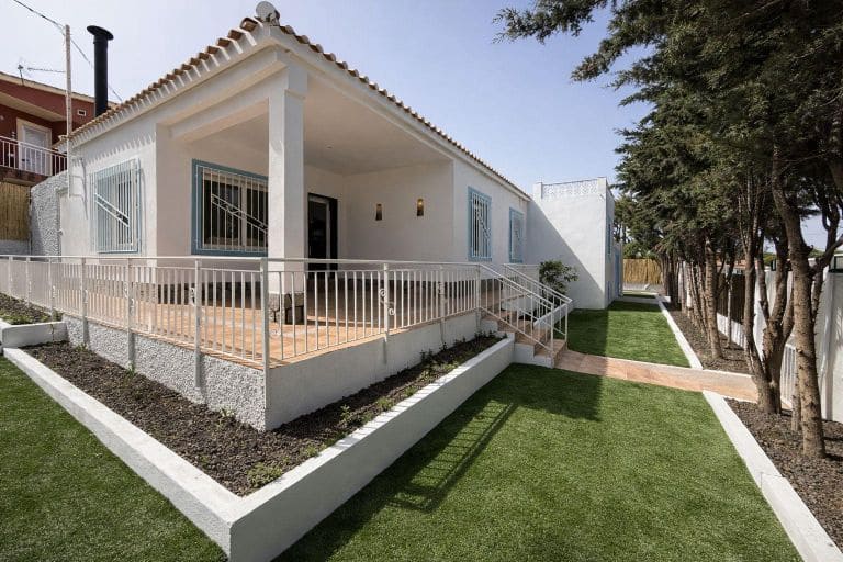 4 soveværelse Villa til salg i El Carmoli med swimmingpool - € 375.000 (Ref: 10029944)