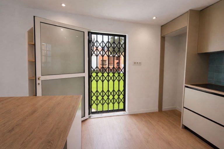 4 soveværelse Villa til salg i El Carmoli med swimmingpool - € 375.000 (Ref: 10029944)