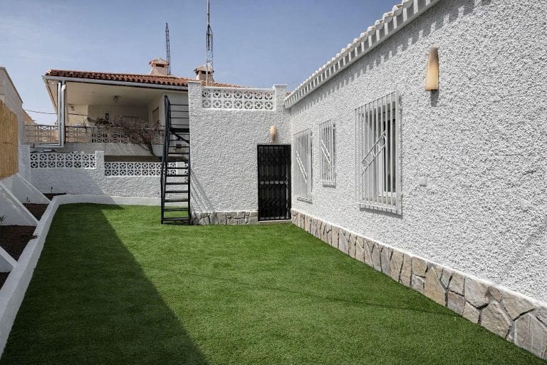 4 soveværelse Villa til salg i El Carmoli med swimmingpool - € 375.000 (Ref: 10029944)