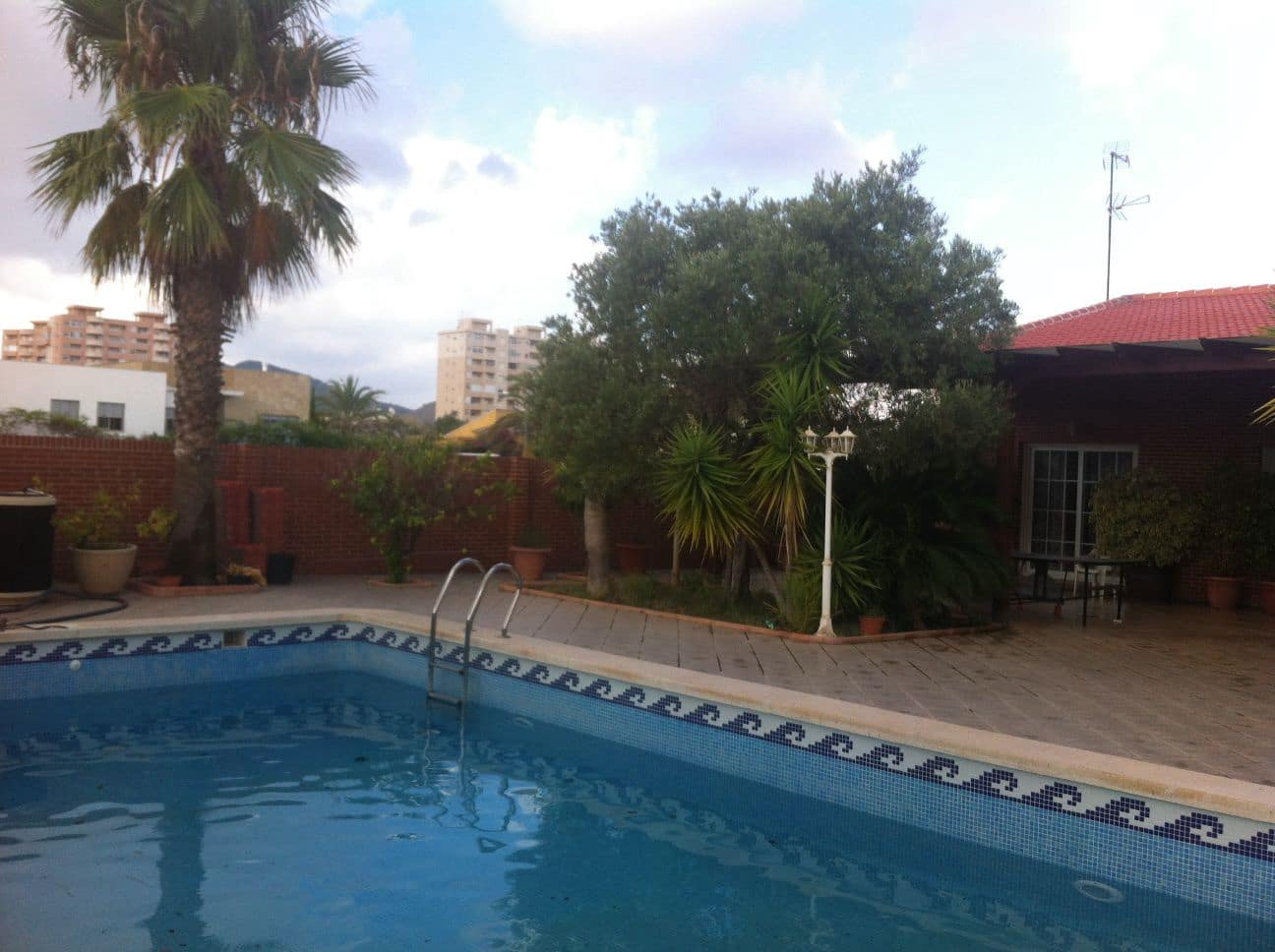 4 soveværelse Villa til salg i Playa Honda med swimmingpool - € 750.000 (Ref: 8494614)