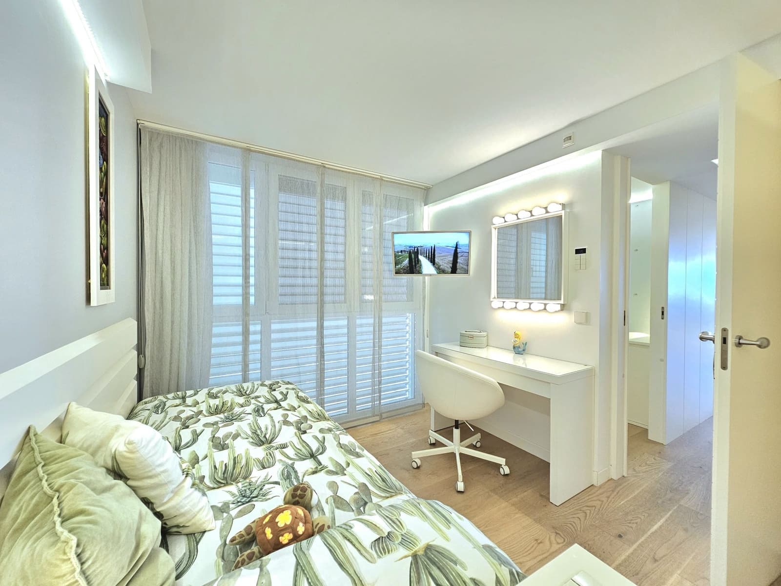 3 bedroom Apartment for sale in La Manga del Mar Menor - € 430,000 (Ref: 8494639)