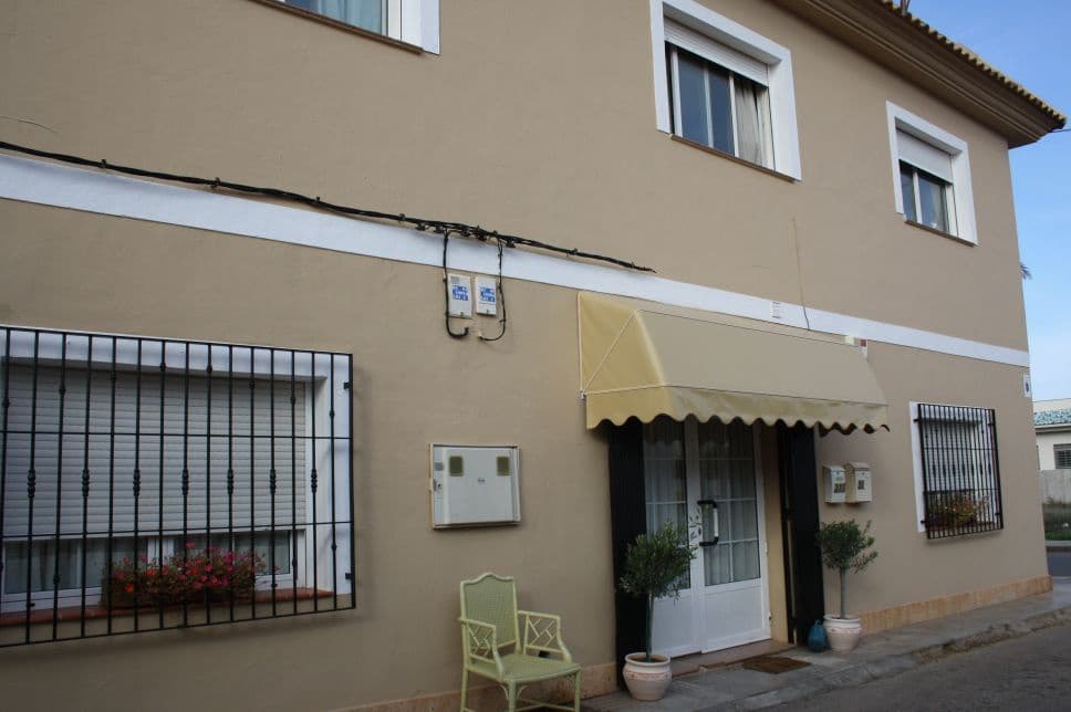 5 bedroom Villa for sale in Los Belones with garage - € 299,000 (Ref: 8494662)