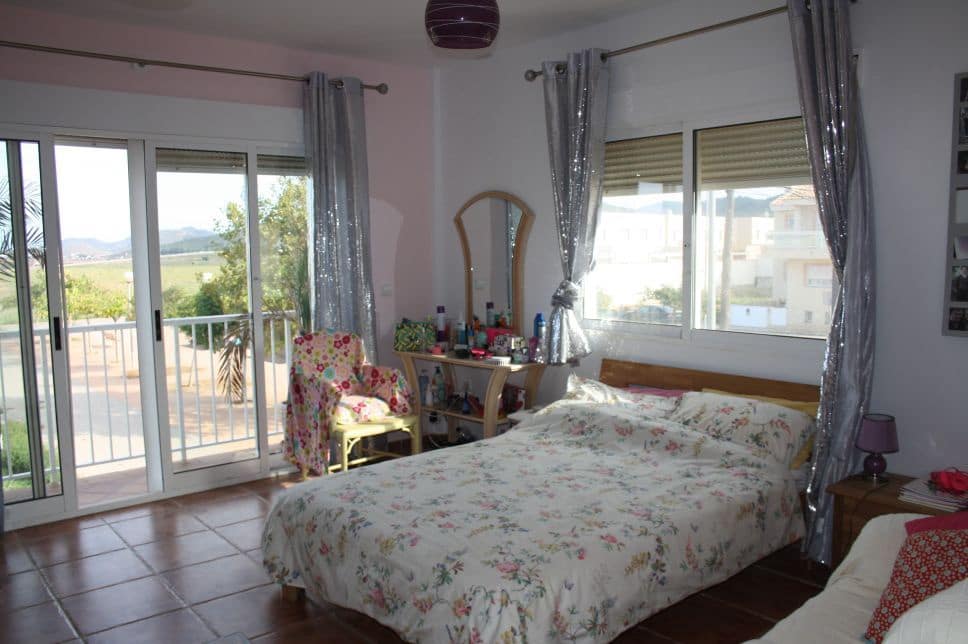 5 bedroom Villa for sale in Los Belones with garage - € 299,000 (Ref: 8494662)