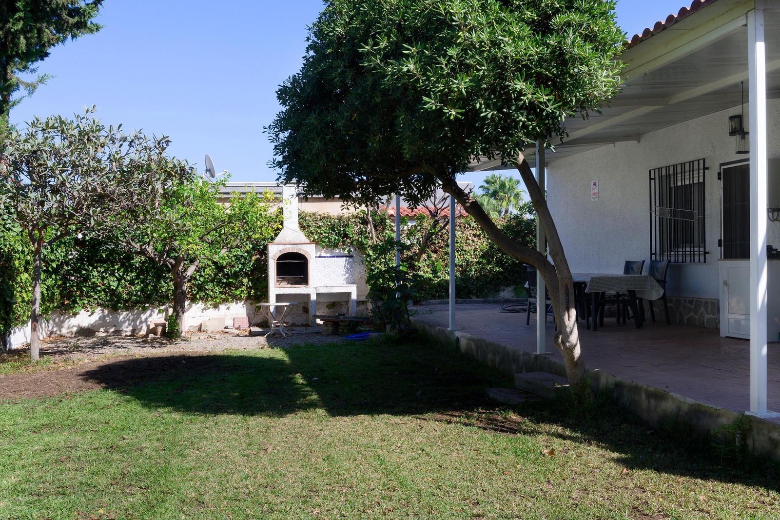 3 soveværelse Bungalow til salg i El Carmoli med swimmingpool garage - € 245.000 (Ref: 8910744)