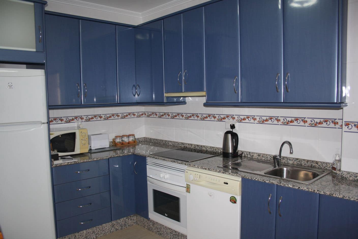 3 soveværelse Lejlighed til salg i Los Alcazares med swimmingpool garage - € 125.000 (Ref: 9275685)