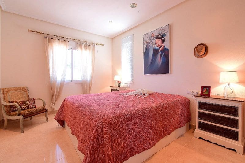 3 soveværelse Villa til salg i El Carmoli med swimmingpool garage - € 399.000 (Ref: 9284096)