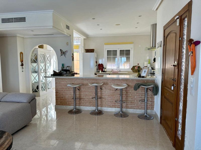 3 soveværelse Villa til salg i El Carmoli med swimmingpool garage - € 399.000 (Ref: 9284096)