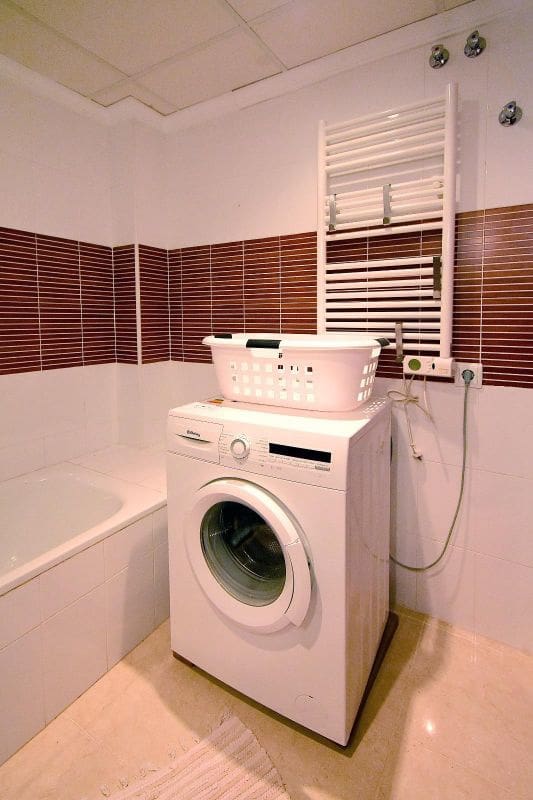 3 sypialnia Willa na sprzedaż w El Carmoli z basenem garażem - 399 000 € (Ref: 9284096)