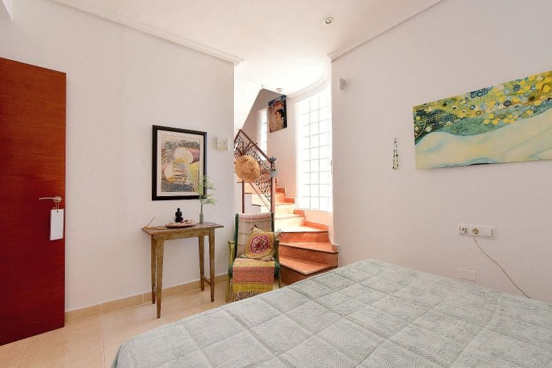 3 sypialnia Willa na sprzedaż w El Carmoli z basenem garażem - 399 000 € (Ref: 9284096)