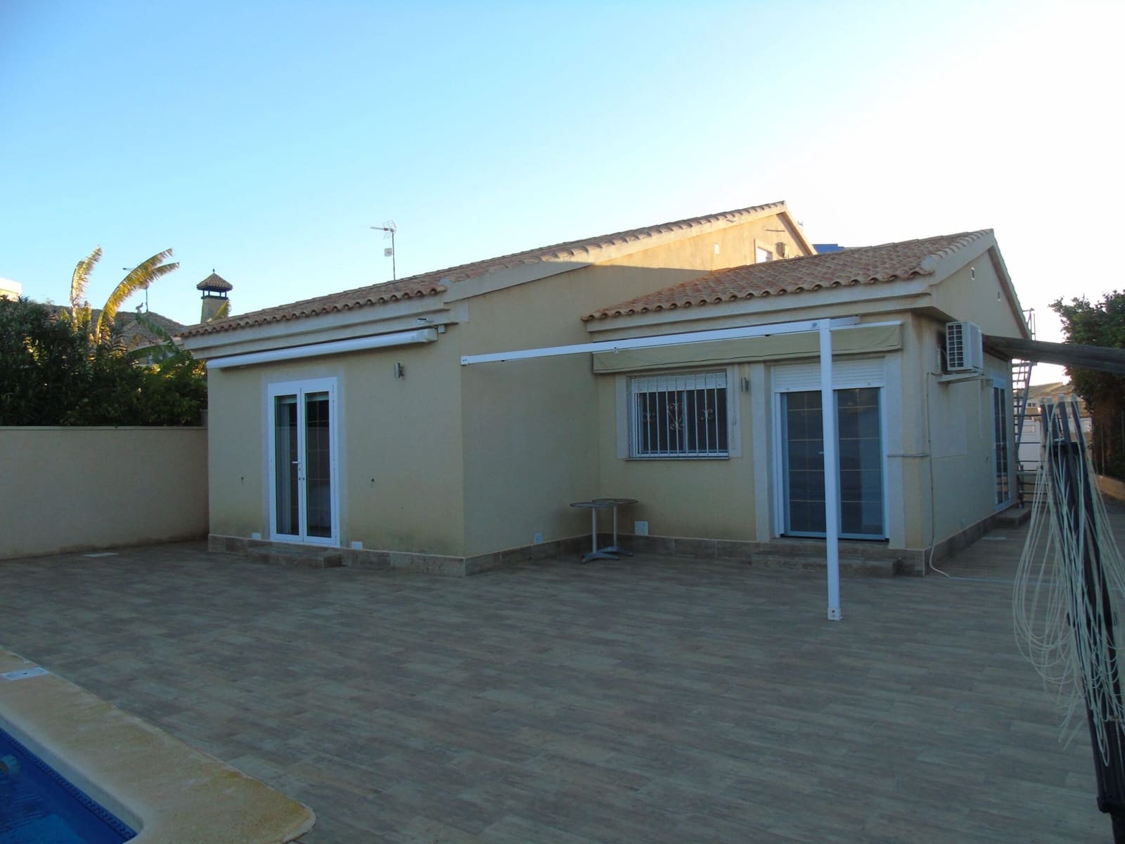 3 quarto Moradia para venda em Playa Honda com piscina - 375 000 € (Ref: 9535415)