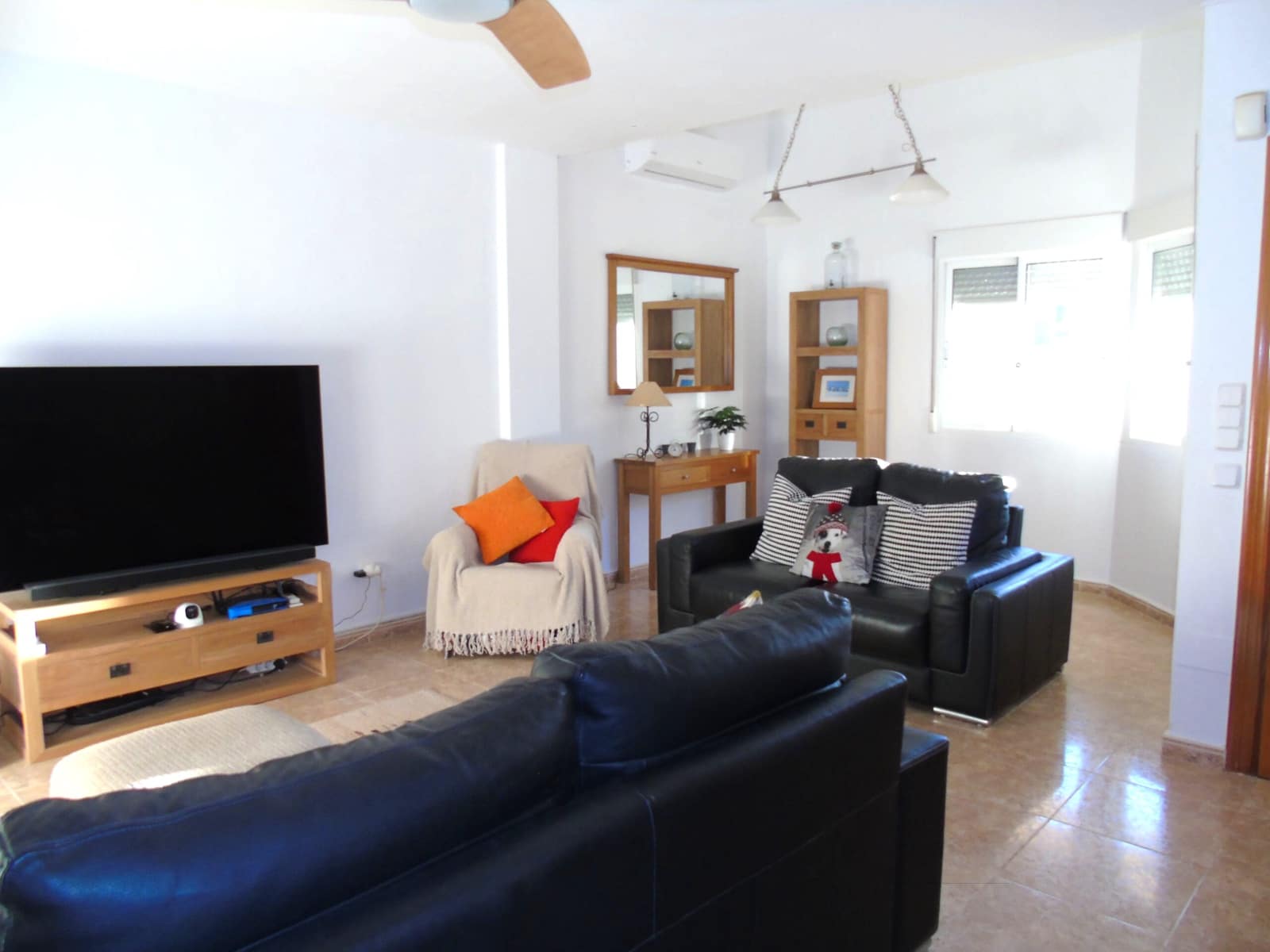 3 bedroom Villa for sale in Playa Honda with pool - € 375,000 (Ref: 9535415)