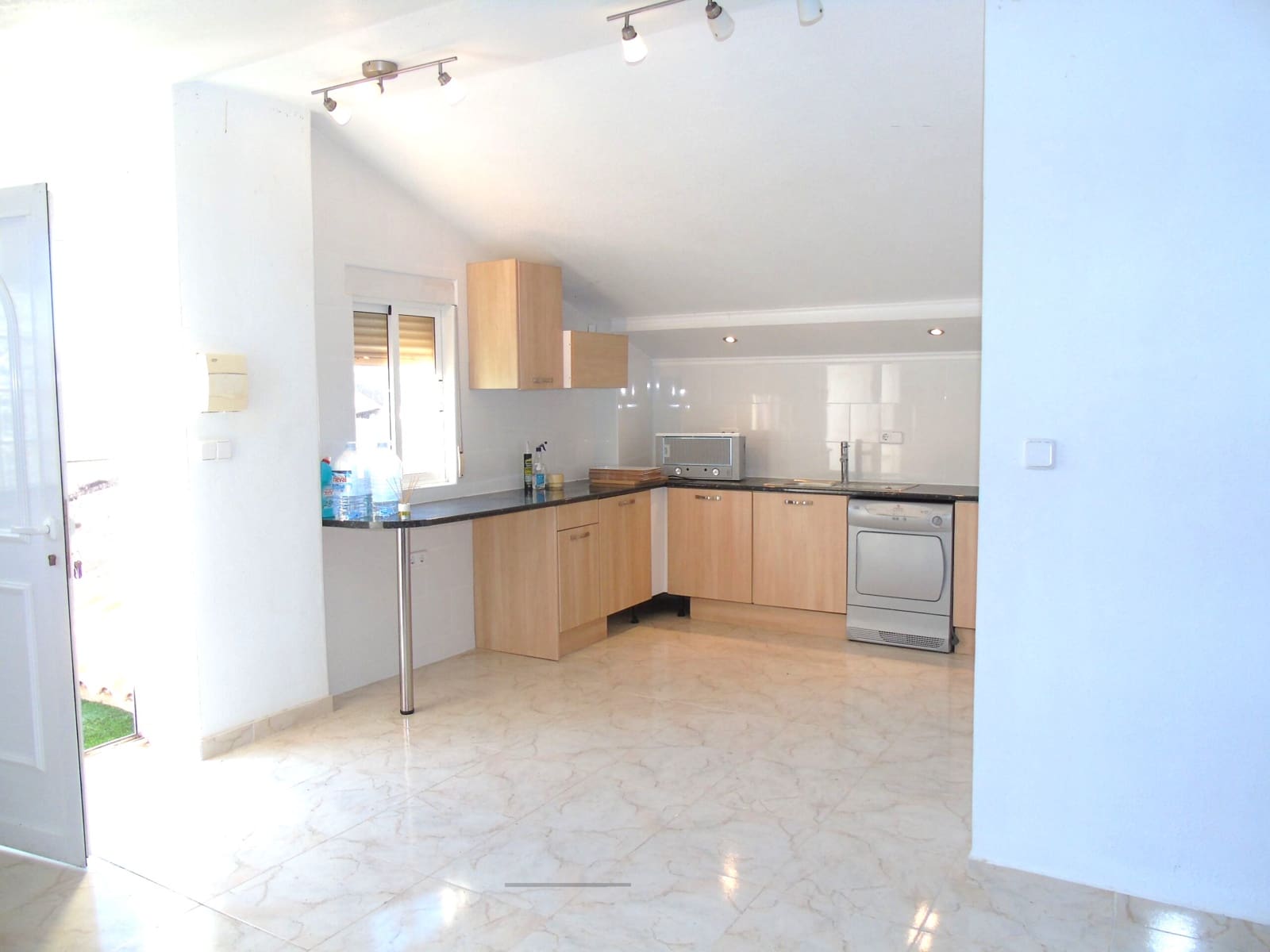 3 bedroom Villa for sale in Playa Honda with pool - € 375,000 (Ref: 9535415)