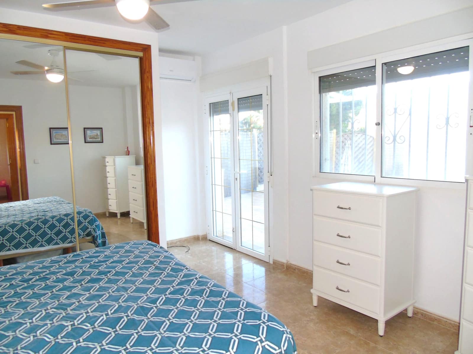 3 bedroom Villa for sale in Playa Honda with pool - € 375,000 (Ref: 9535415)