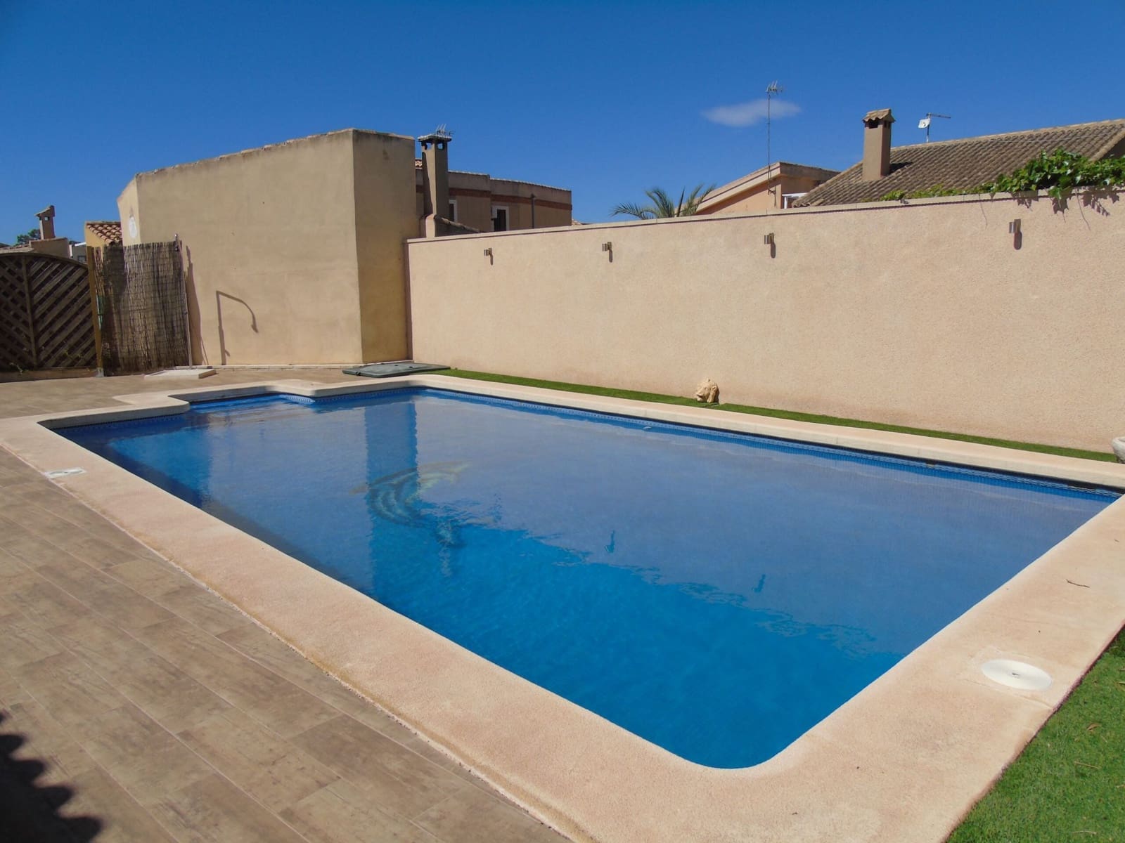 3 bedroom Villa for sale in Playa Honda with pool - € 375,000 (Ref: 9535415)