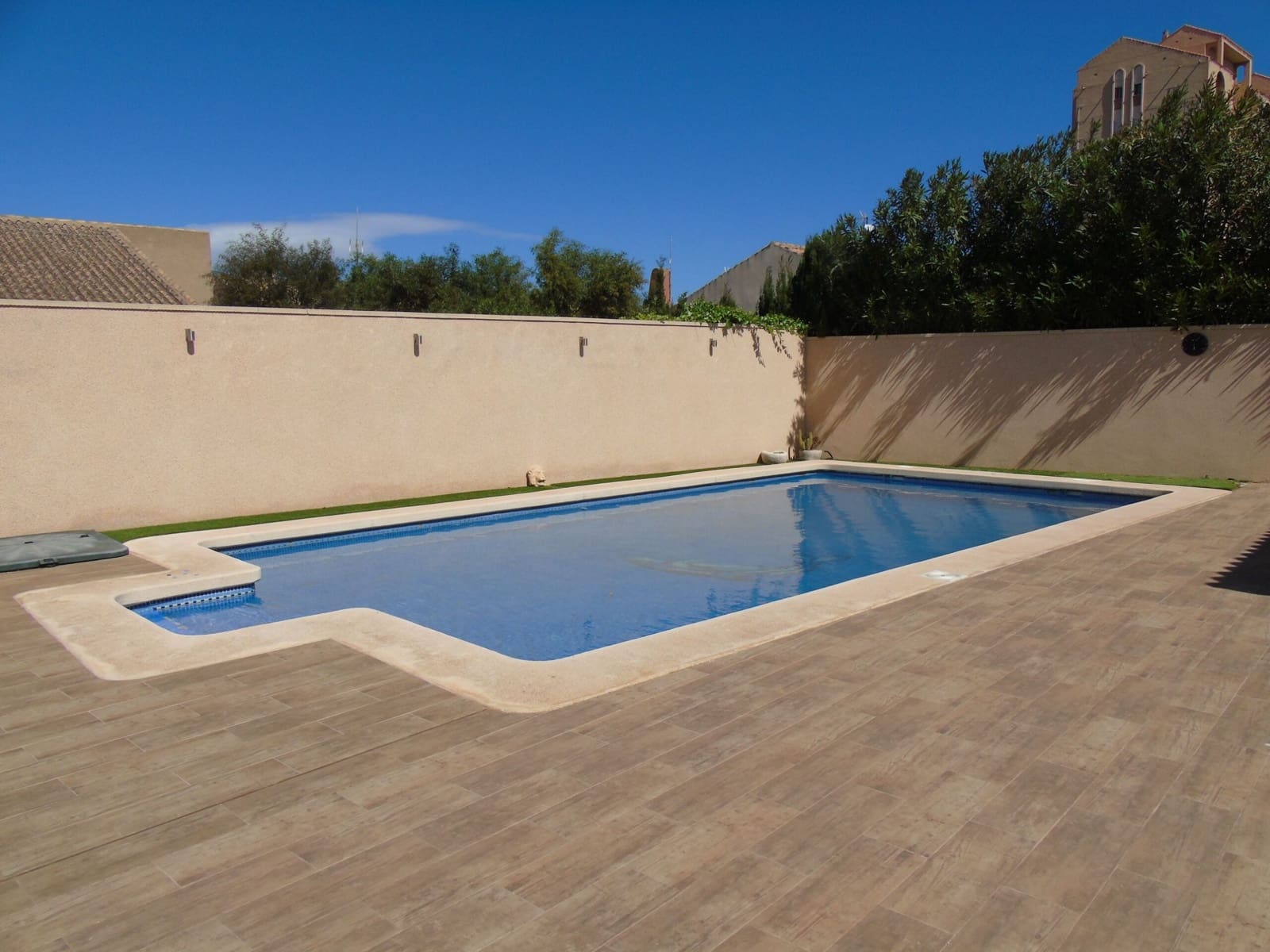 3 bedroom Villa for sale in Playa Honda with pool - € 375,000 (Ref: 9535415)