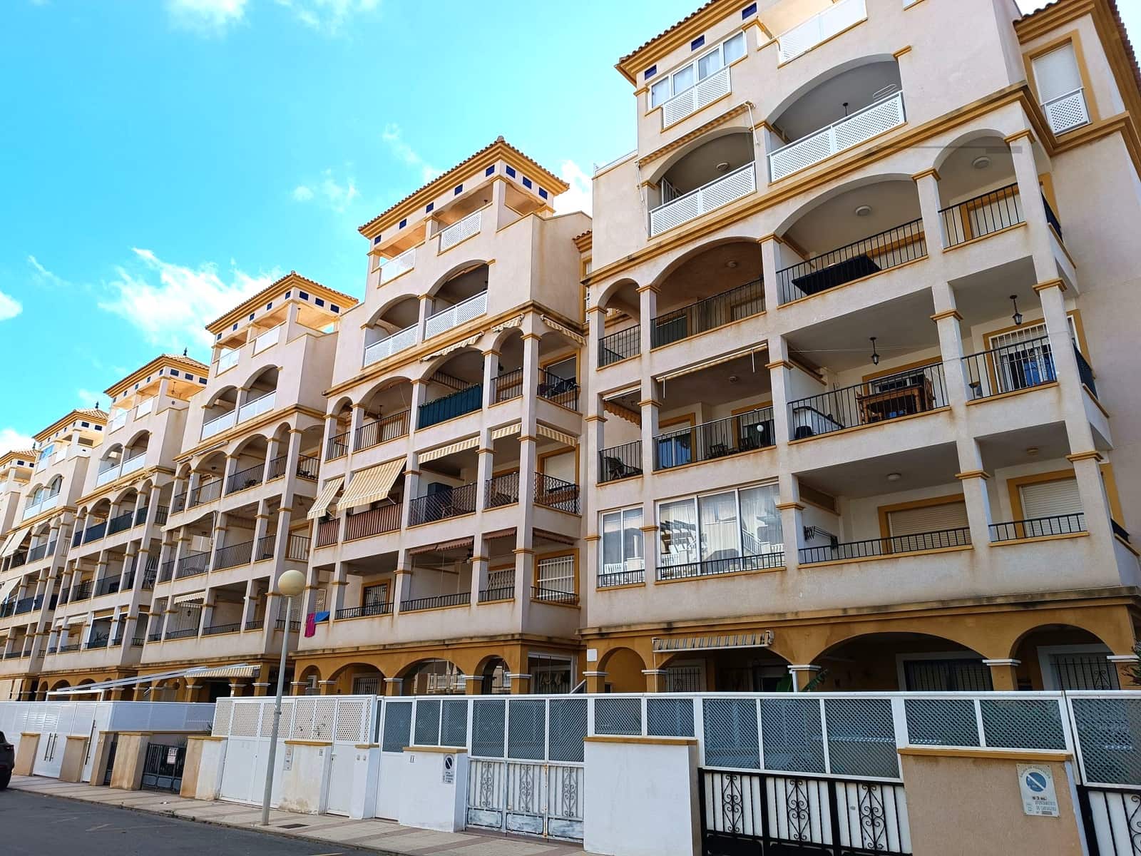 2 sovrum Lägenhet till salu i Mar de Cristal med pool - 150 000 € (Ref: 9906641)