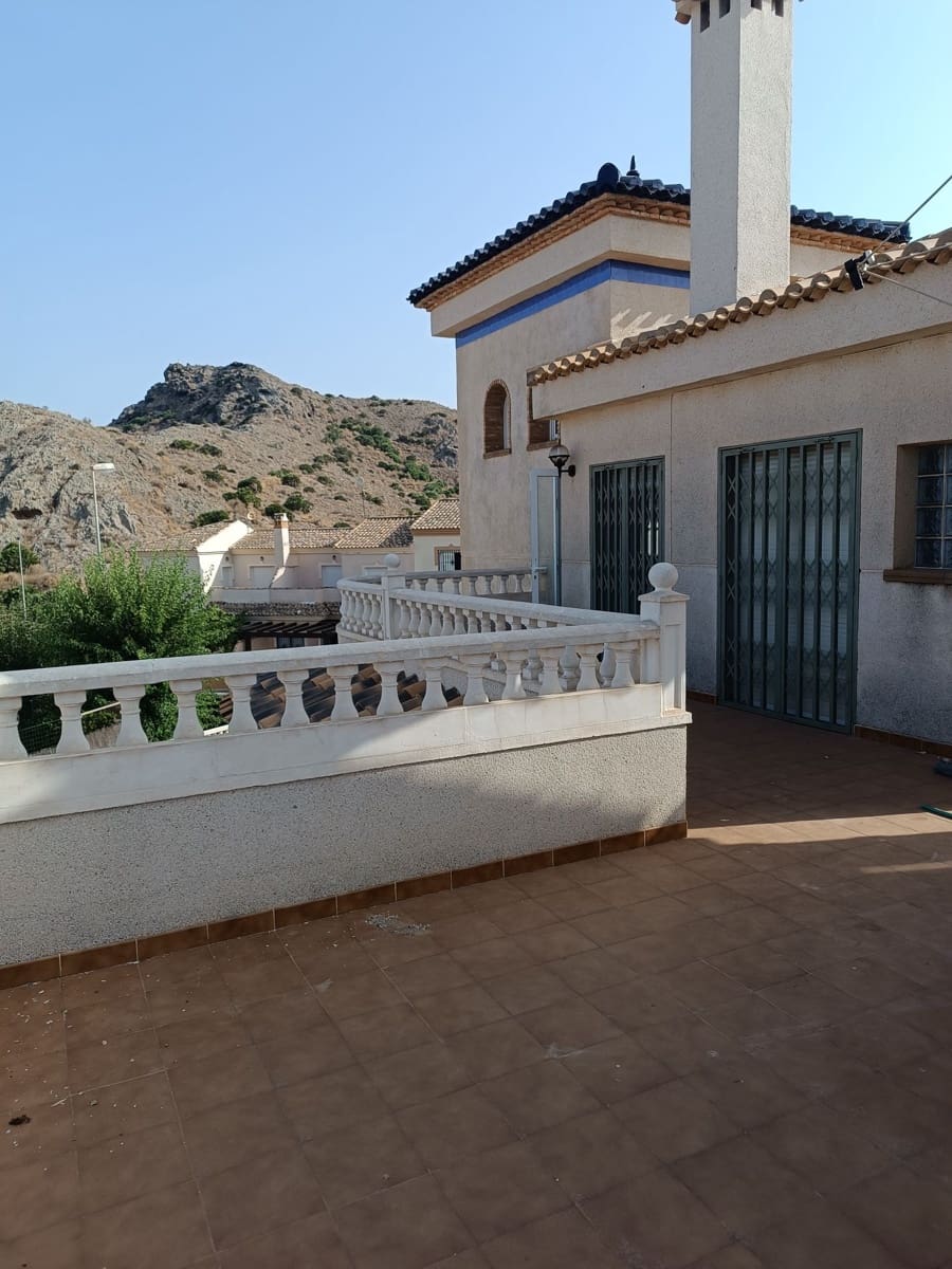 3 quarto Moradia para venda em El Carmoli com piscina - 330 000 € (Ref: 9993736)