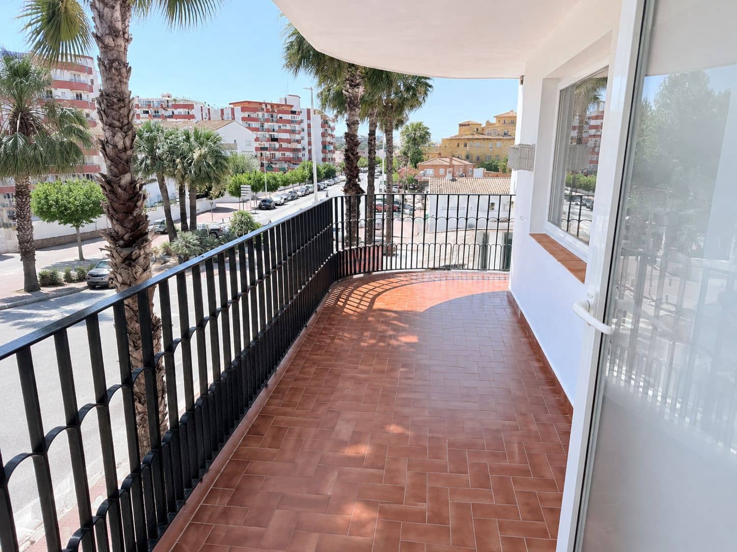 3 soveværelse Lejlighed til salg i Arenal med garage - € 397.000 (Ref: 10004837)
