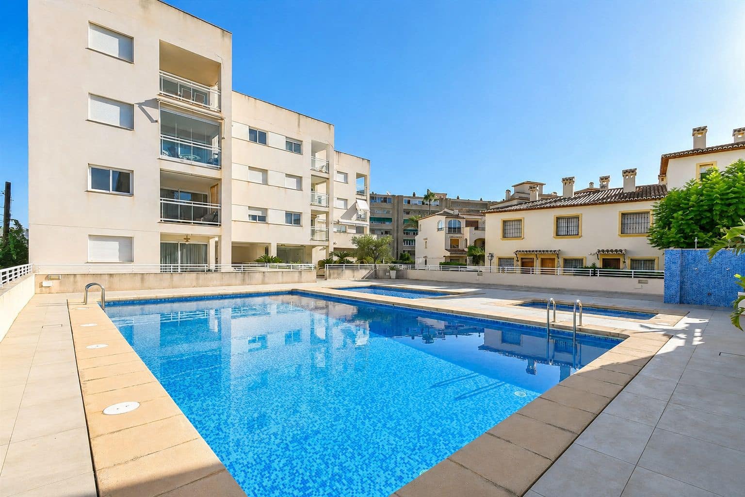 3 soveværelse Lejlighed til salg i Arenal med swimmingpool garage - € 530.000 (Ref: 10023021)